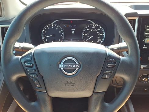Used 2025 Nissan Frontier SV RWD image 14
