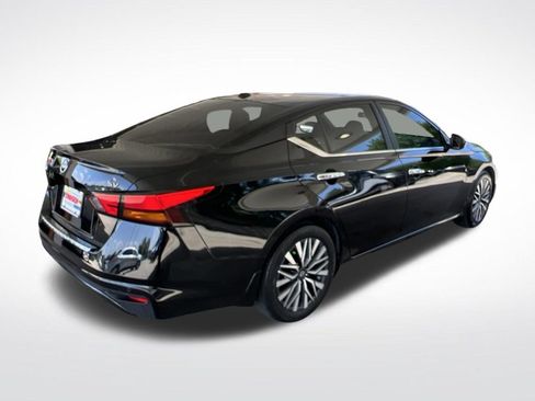 Certified 2023 Nissan Altima 2.5 SV FWD image 43