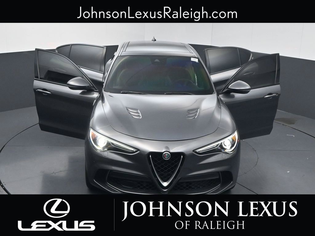 Used 2018 Alfa Romeo Stelvio Quadrifoglio w/ Driver Assist Dynamic Package AWD/4WD image 35