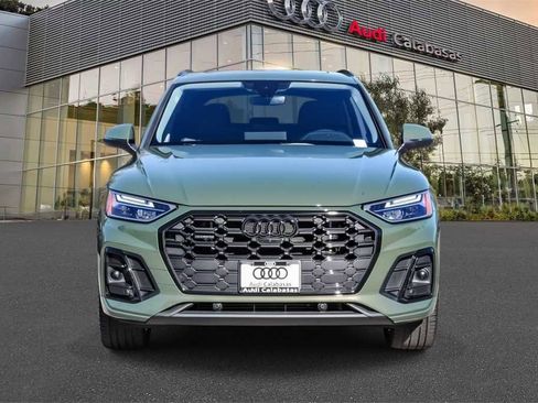 Used 2023 Audi Q5 e Premium Plus w/ Premium Plus Package image 3