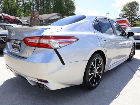 Used 2018 Toyota Camry SE w/ Convenience Package image 7