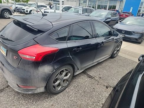 Used 2018 Ford Focus ST FWD image 11