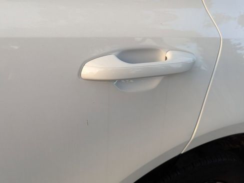 Used 2022 Kia Sorento S w/ Panoramic Sunroof Package image 8