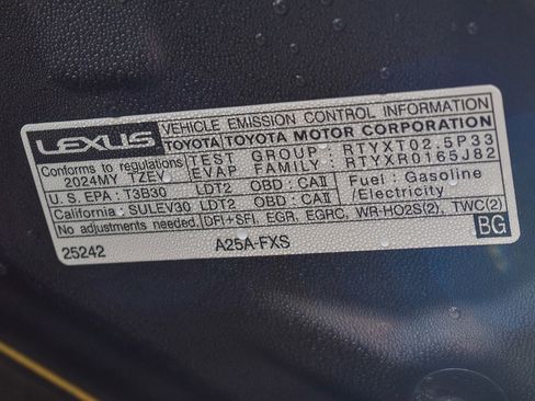 Used 2024 Lexus RX 450h AWD w/ Luxury Package image 27