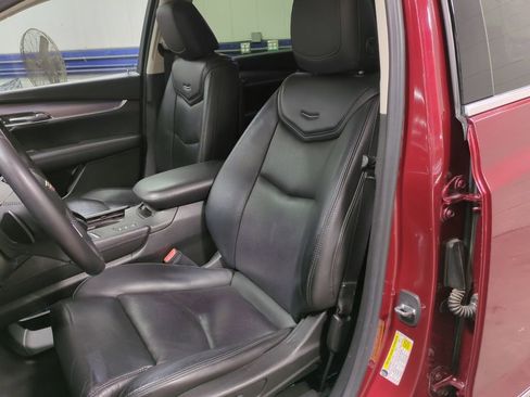 Used 2017 Cadillac XT5 Premium Luxury image 13