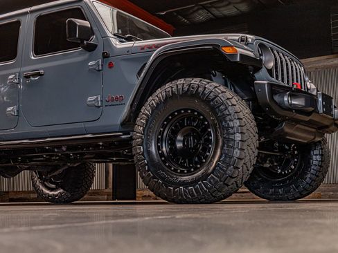Used 2024 Jeep Wrangler Unlimited Rubicon AWD/4WD image 12