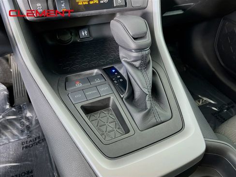 Used 2019 Toyota RAV4 XLE w/ Convenience Package FWD image 23