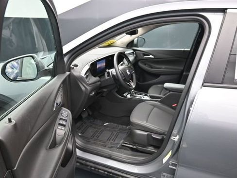Used 2025 Buick Encore GX Preferred AWD/4WD image 12