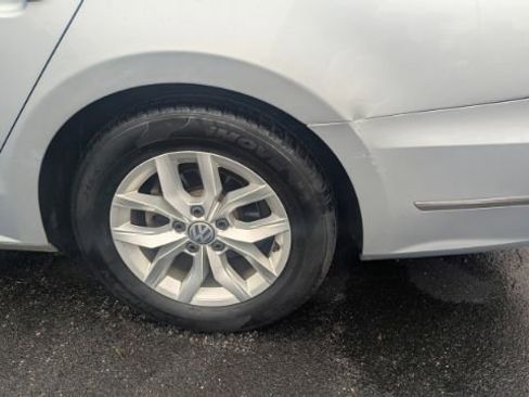 Used 2017 Volkswagen Passat 1.8T S image 10