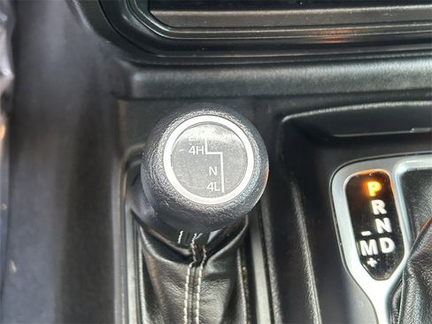 Used 2023 Jeep Gladiator Overland image 22