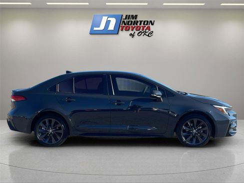 Used 2024 Toyota Corolla SE image 4