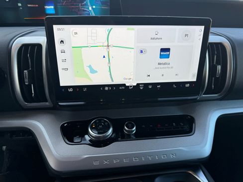Certified 2025 Ford Expedition Active AWD/4WD image 17