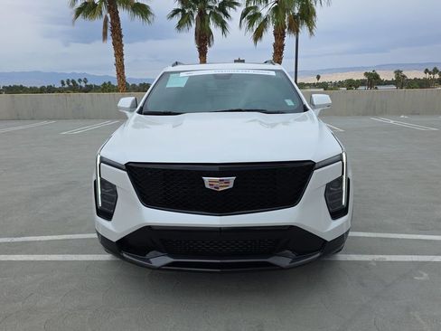 Used 2024 Cadillac XT4 Sport image 3