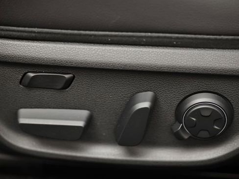 New 2025 Genesis G70 3.3T Advanced image 25