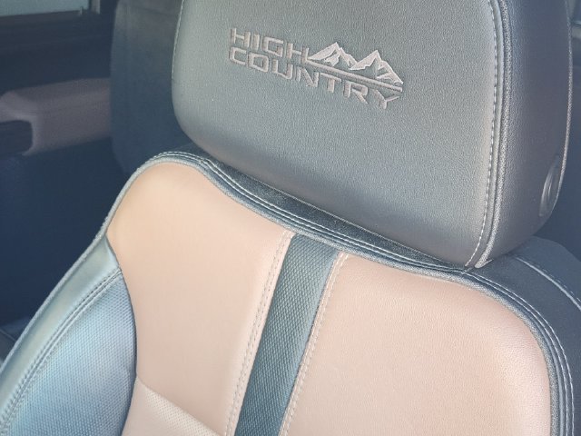 Used 2023 Chevrolet Silverado 2500 High Country w/ Technology Package AWD/4WD image 20