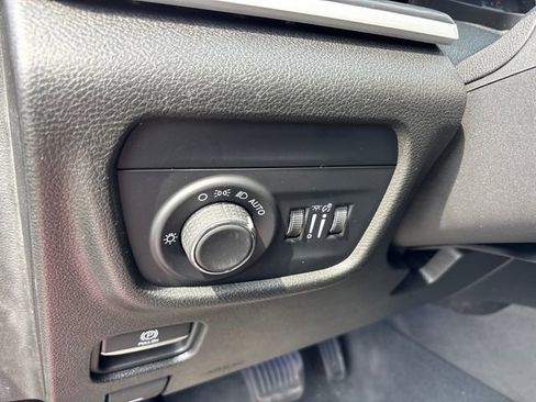 Used 2024 Jeep Grand Cherokee L Altitude AWD/4WD image 19