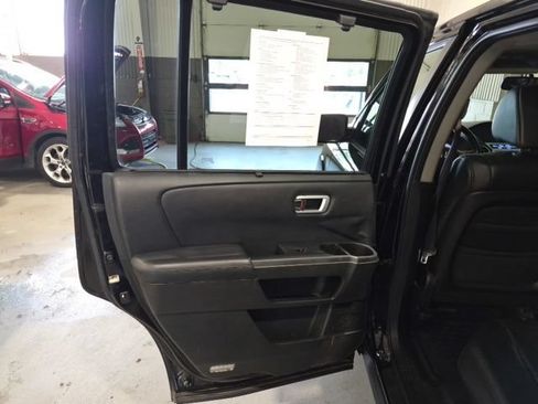 Used 2010 Honda Pilot Touring image 21