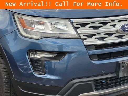 Used 2019 Ford Explorer XLT w/ Equipment Group 202A AWD/4WD image 8
