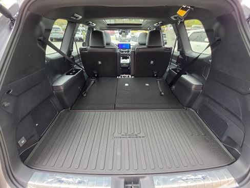 New 2026 Toyota Grand Highlander AWD Hybrid image 9