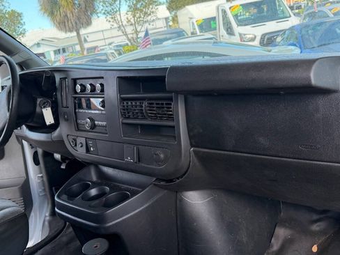 Used 2017 Chevrolet Express 2500 RWD image 11