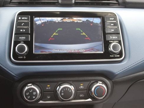 Used 2025 Nissan Versa SV FWD image 20