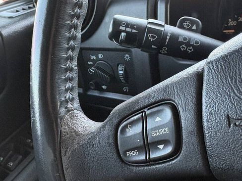 Used 2005 HUMMER H2 SUT w/ Preferred Equipment Group AWD/4WD image 22