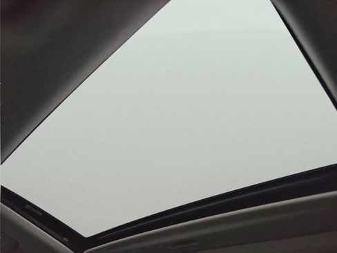 Used 2021 Hyundai Elantra SEL w/ Convenience + Premium Package image 19