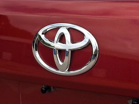 Used 2018 Toyota Yaris iA FWD image 32