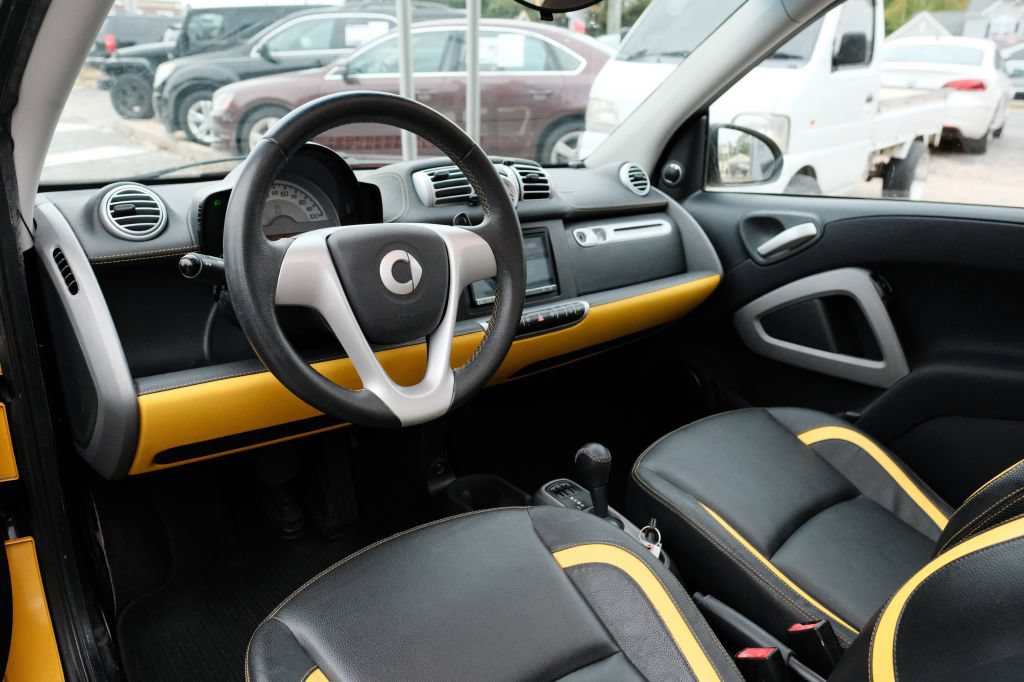 Used 2013 smart fortwo BRABUS RWD image 9