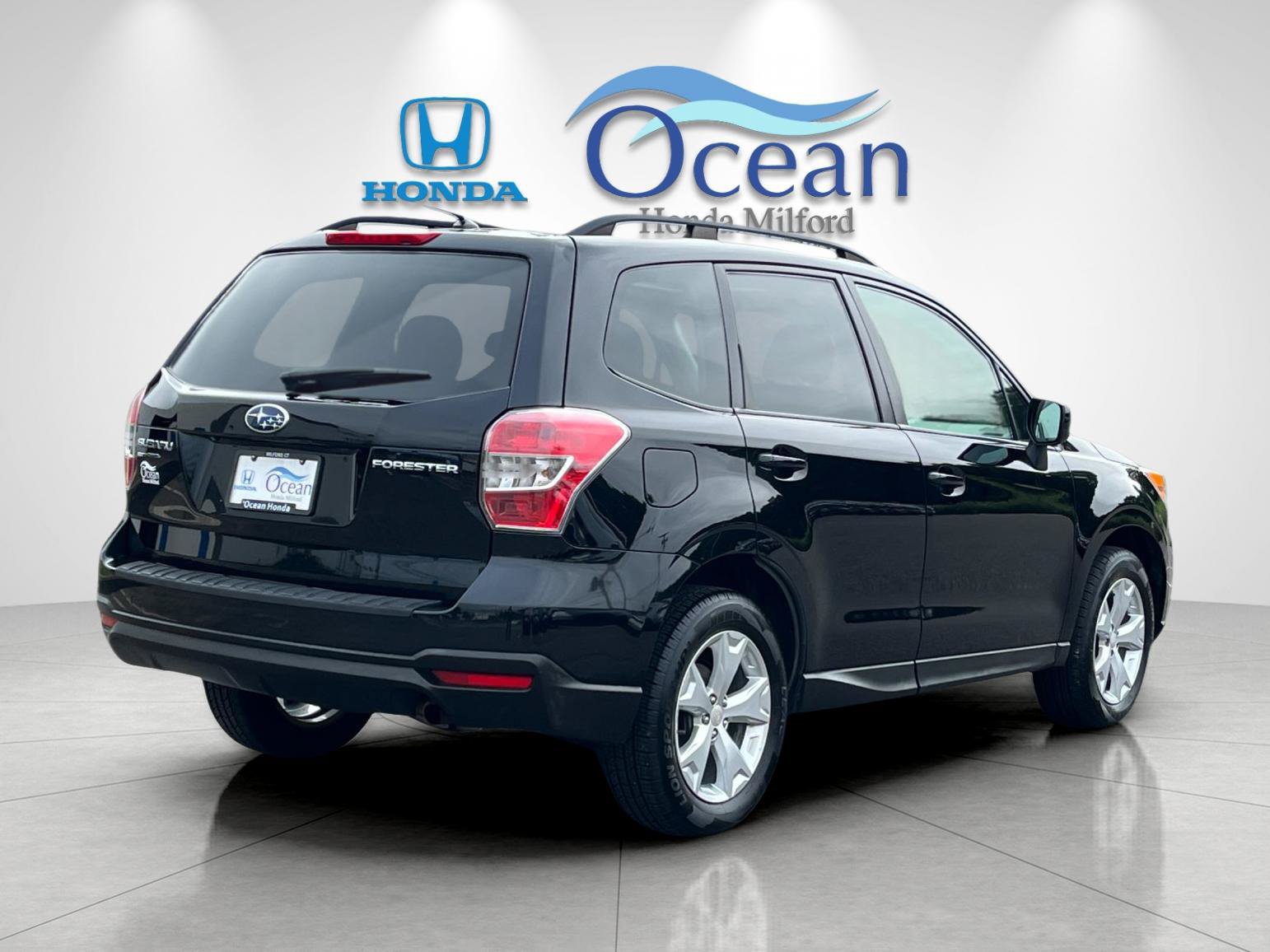 Used 2015 Subaru Forester 2.5i Premium w/ All-Weather Package AWD/4WD image 3