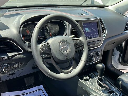 Used 2022 Jeep Cherokee Trailhawk w/ Premium Leather Package AWD/4WD image 16