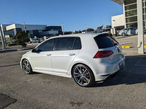 Used 2017 Volkswagen Golf R 4-Door image 6