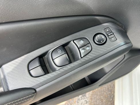 Used 2025 Nissan Altima 2.5 SV image 18