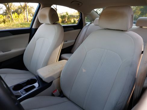 Used 2015 Hyundai Sonata SE image 6