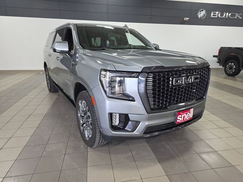 Used 2023 GMC Yukon XL Denali Ultimate image 7
