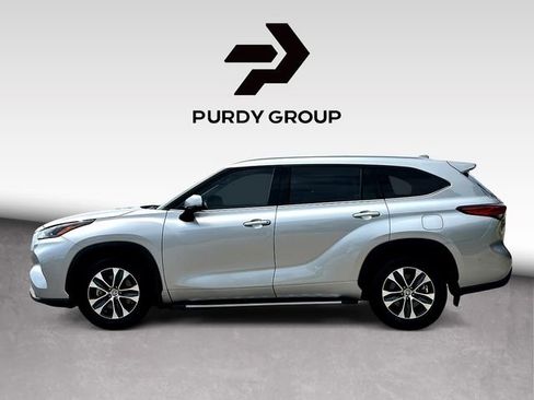Used 2022 Toyota Highlander XLE FWD image 5