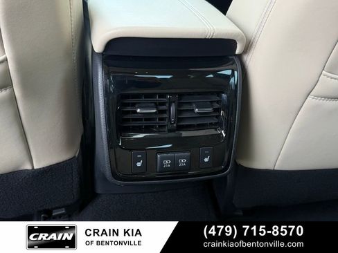 Used 2019 Toyota Avalon Limited image 27