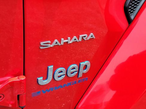 Used 2023 Jeep Wrangler Unlimited Sahara w/ Cold Weather Group AWD/4WD image 28