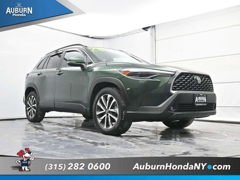 Used 2023 Toyota Corolla Cross XLE image 15