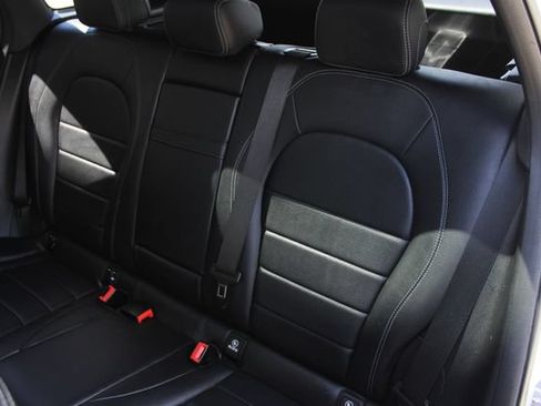 Used 2020 Mercedes-Benz GLC 300 4MATIC image 22