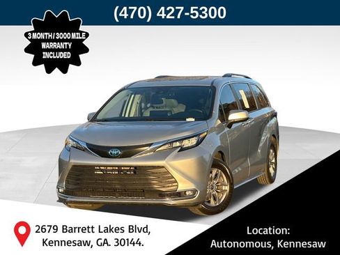 Used 2023 Toyota Sienna XLE image 1