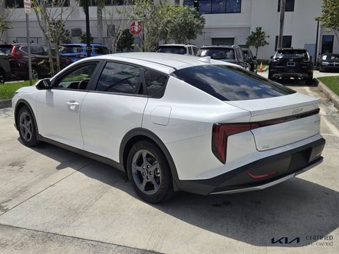 Certified 2025 Kia K4 FWD image 8