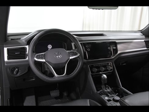 Used 2023 Volkswagen Atlas Cross Sport SEL AWD/4WD image 6
