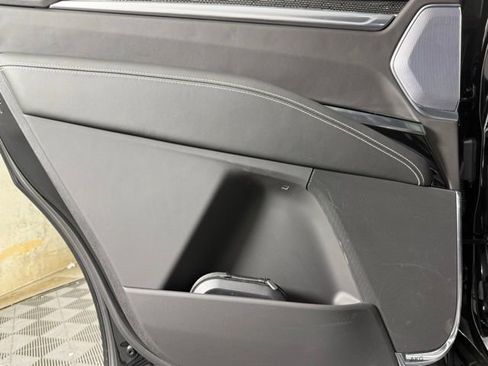 Used 2025 Cadillac Escalade V w/ LPO, ONYX Package AWD/4WD image 21