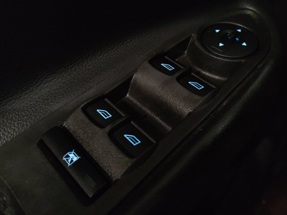 Used 2018 Ford Escape SE FWD image 27