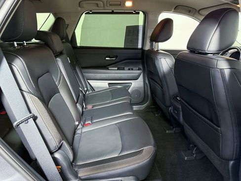 Certified 2023 Nissan Pathfinder SL image 32