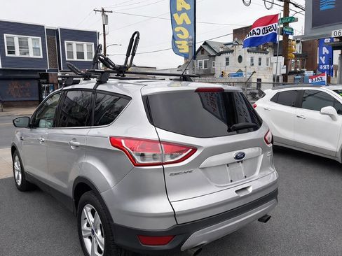 Used 2016 Ford Escape SE image 3