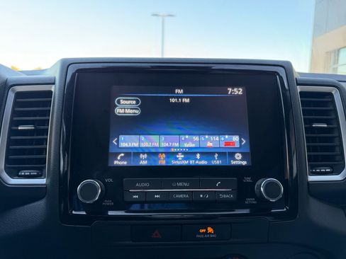 Used 2022 Nissan Frontier SV image 12