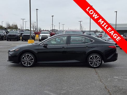 Used 2026 Toyota Camry XLE image 3