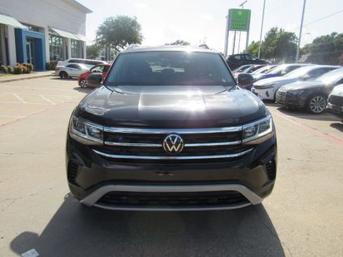 Used 2023 Volkswagen Atlas SE FWD image 2